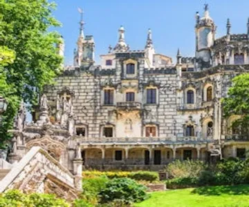 Sintra & Quinta da Regaleira: Guided Tour + Transfer